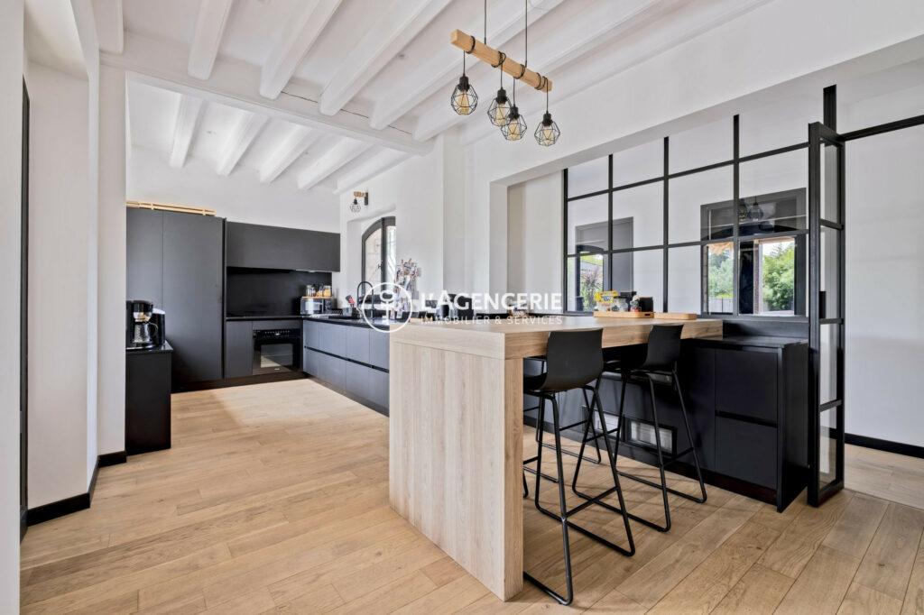 Maison familiale d’exception – 265 m² habitables + 145 m² de sous-sol aménagé – Jardin, piscine & spa