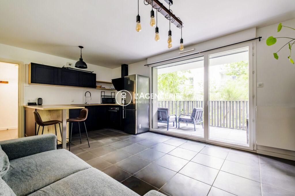 T2 meublé avec terrasse et parking