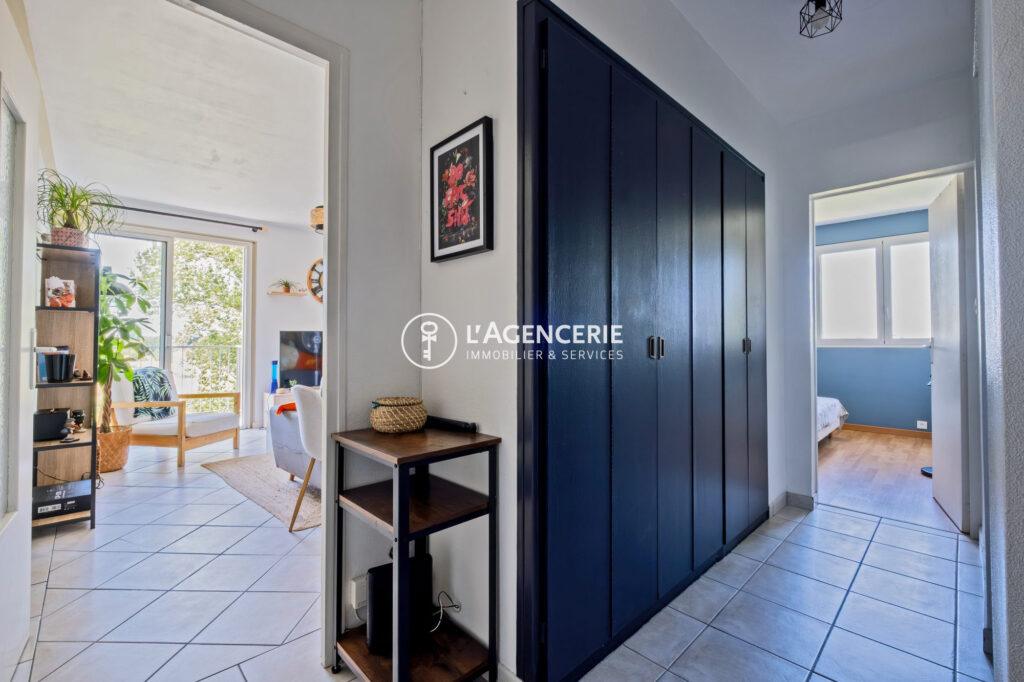 Un appartement T3 meublé de 58m² avec place de parking