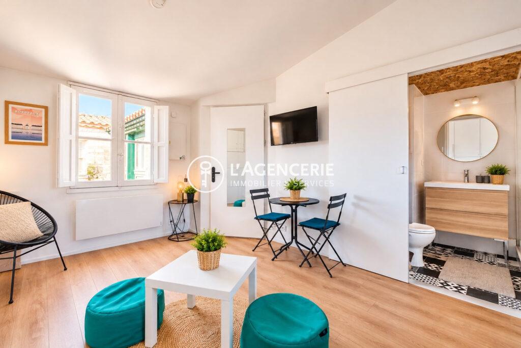 Studio meublé avec ascenseur – rue Saint-Rémi