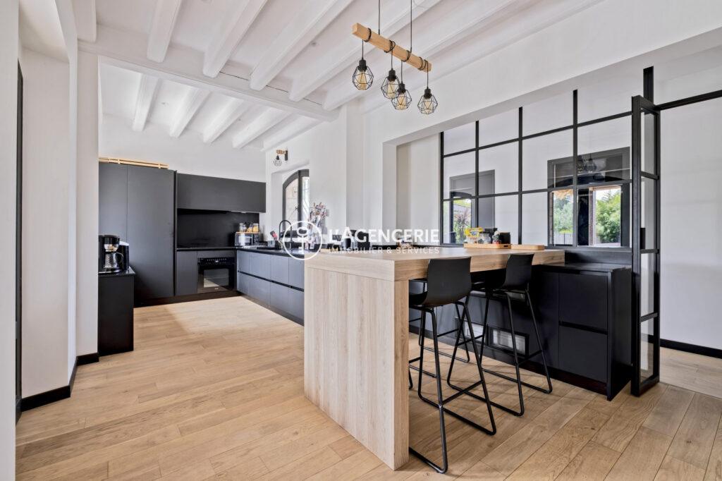 Maison familiale d’exception – 265 m² habitables + 145 m² de sous-sol aménagé – Jardin, piscine & spa