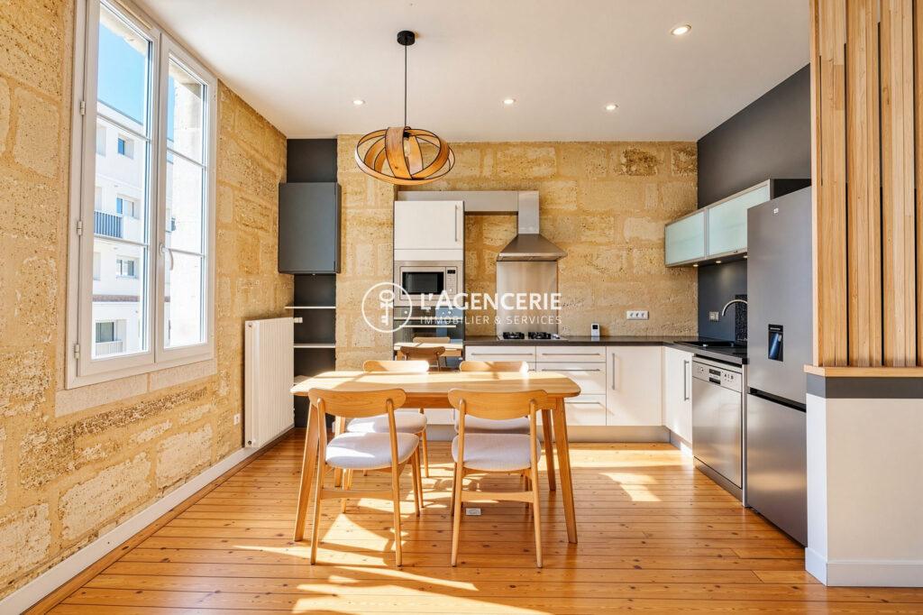 Appartement 2 chambres 75m² meublé – Chartrons